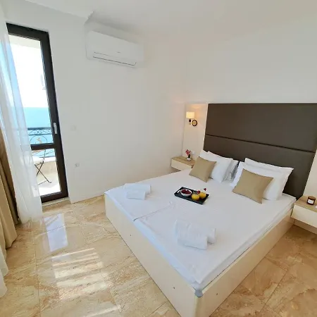 Onyx 2 Private Beach *