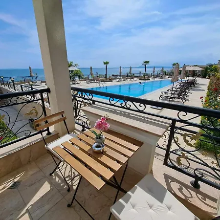 Onyx 2 Private Beach